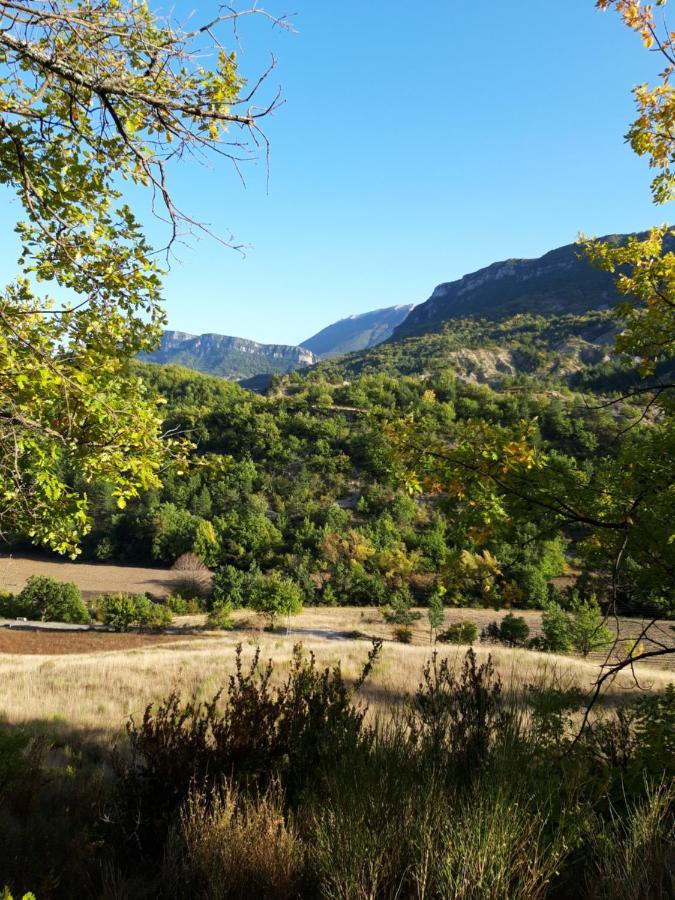 Gites Les Costoliers Châteauneuf-Miravail Екстериор снимка