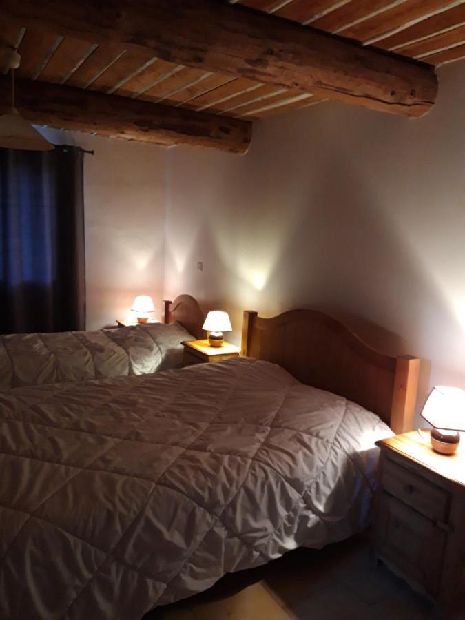Gites Les Costoliers Châteauneuf-Miravail Екстериор снимка