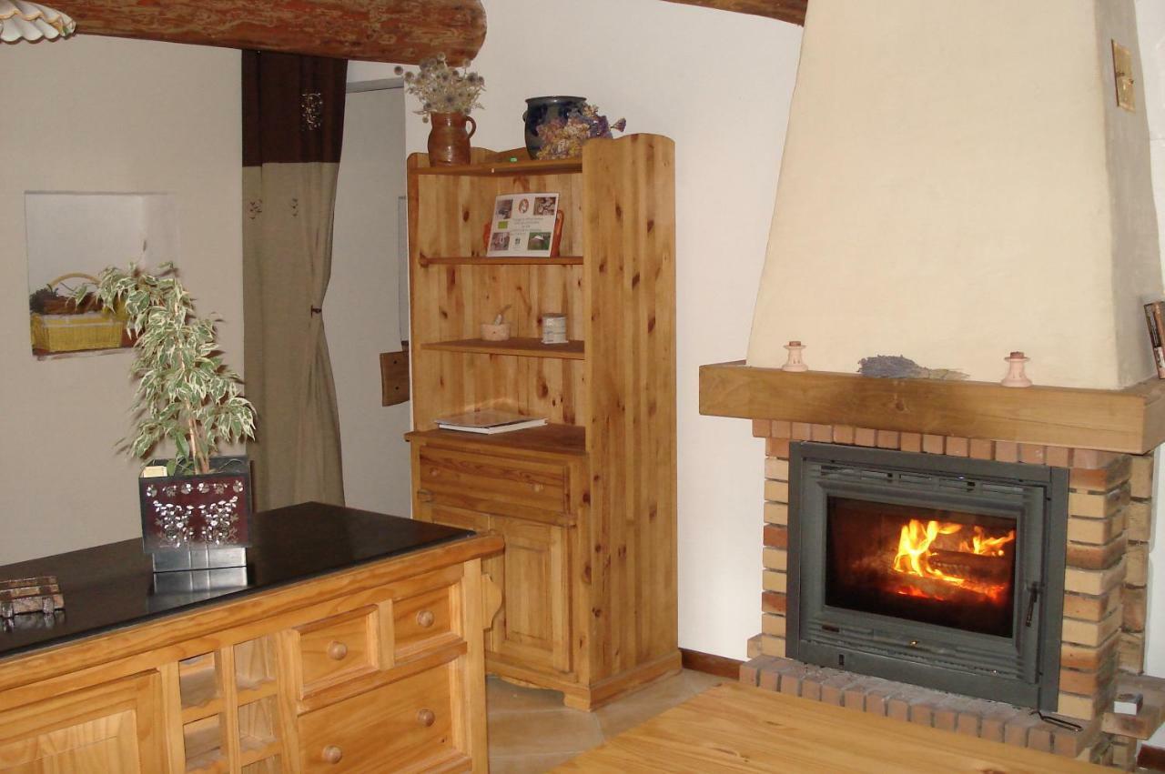 Gites Les Costoliers Châteauneuf-Miravail Екстериор снимка