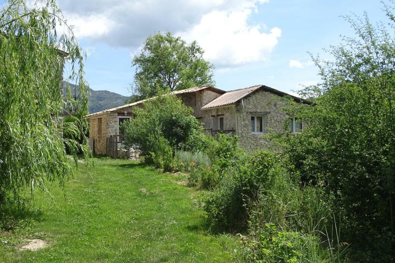 Gites Les Costoliers Châteauneuf-Miravail Екстериор снимка